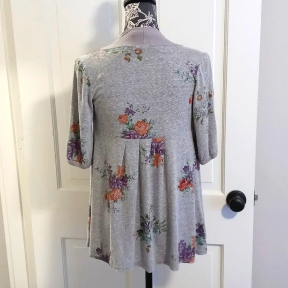 🌸Anthropologie🌸 - Gray Floral Open Front S/S Cardigan Sweater